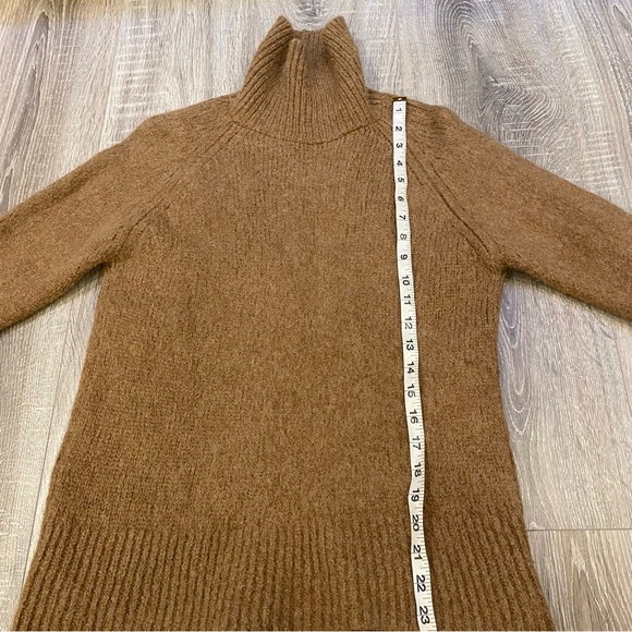 Aritzia Babaton Day Off Turtleneck in Constant Camel - Picture 6 of 8